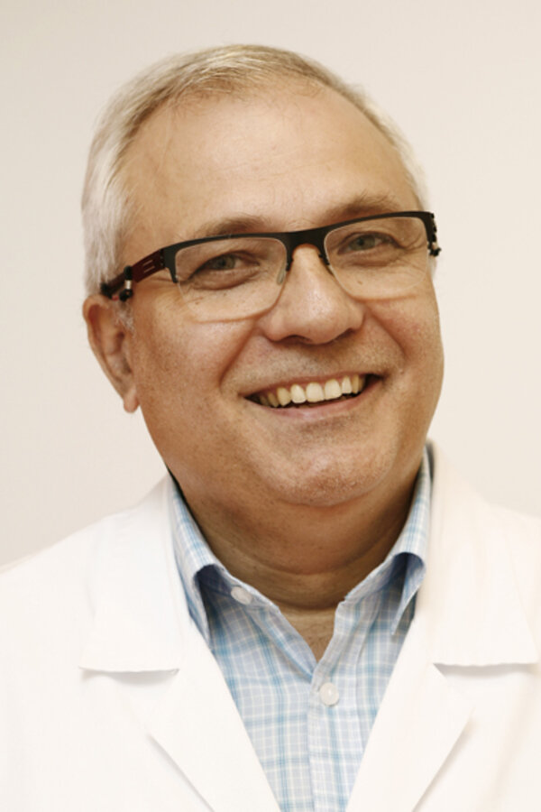 dr n.  med. Marek Neuberg